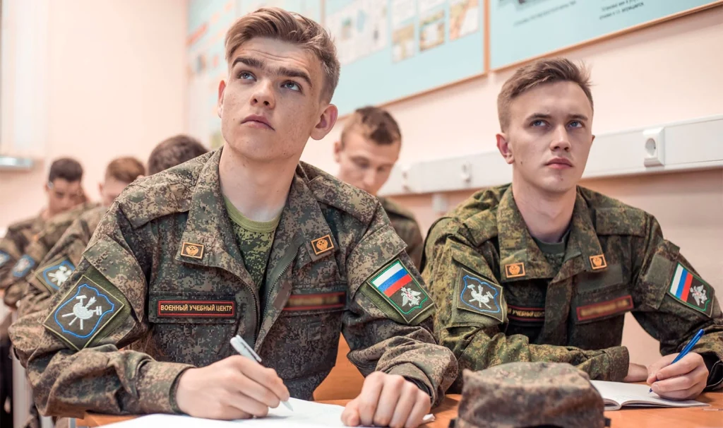 Кто такой Военный связист: Описание профессии, зарплата, где учиться