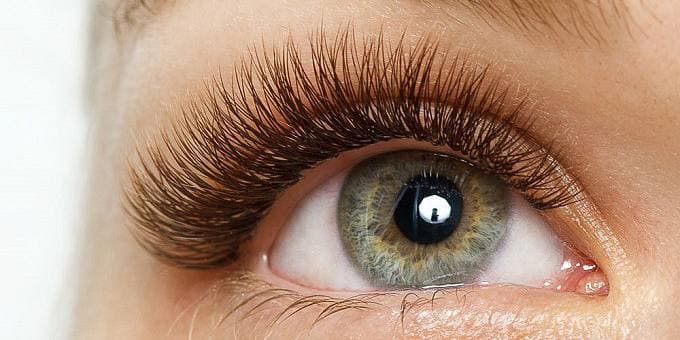 Вії, які пасують до модних трендів цього року