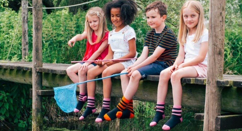 Зимние носки для активных детей: что надеть на прогулку и в школу