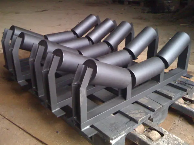 Ролики конвейерные: какие лучше для пыльных и влажных цехов