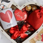 Як зібрати ідеальний подарунковий бокс до Дня святого Валентина