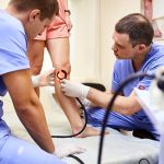 Как проходит консультация у флеболога и что даёт точная диагностика вен