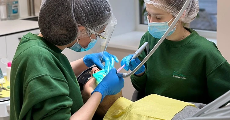 Эффективное лечение пульпита: спасаем зуб под микроскопом