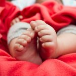 Как выбрать ползунки для новорожденного: советы родителям